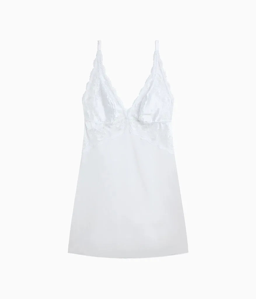 Modern Affair Chemise: White