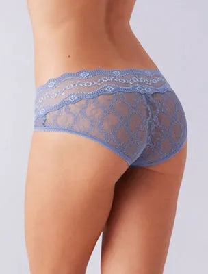 Lace Kiss Hipster: Au Natural